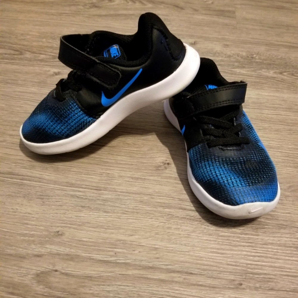 Simple play time Nike toddler sneakers